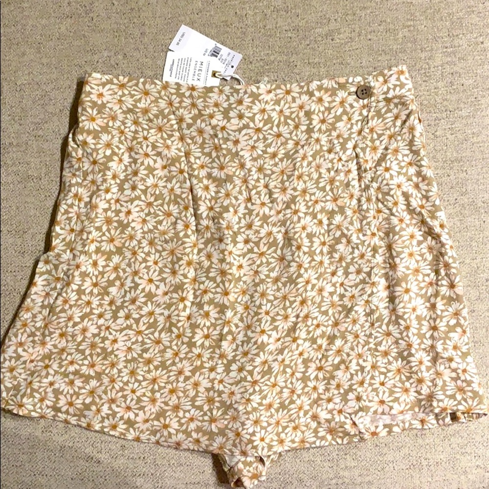 AEO Yellow Floral Skort